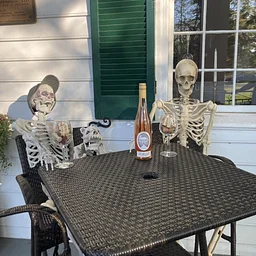 Hallo-Wine Party | Final Friday