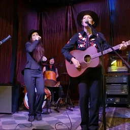 Ashleigh Flynn & the Riveters