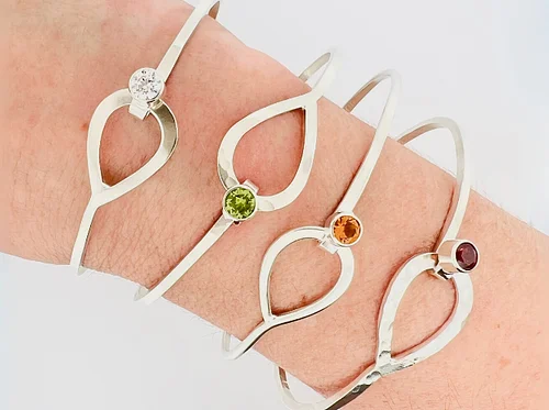 May 16, 2026 – Hook Bangle with Tube Set Gem Workshop