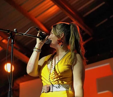 Live Music: Tayla Davis