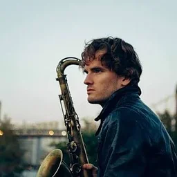 WED 8 & 9:30 Tobias Meinhart