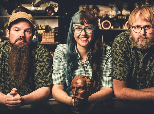 LIVE MUSIC: The Swongos