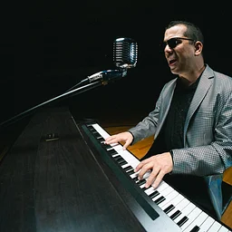 César Orozco & SonAhead