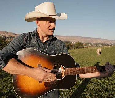 Owen Barnhart + Maritza Soto