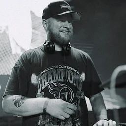 DJ: Houndstooth