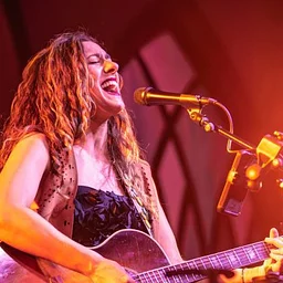 Spire Lobby Series: Sarah Martin on the Mainstage (Plymouth)