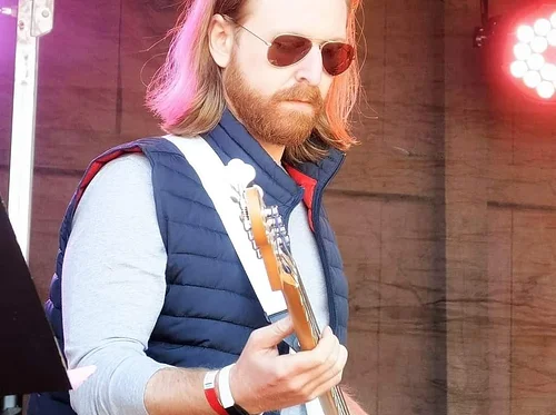 Free Live Music with Chris Weindensaul at The Vineyard at Hershey