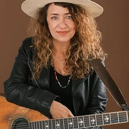 “Cider and Song” Featuring the Lynn Drury Band