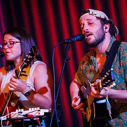 Live Music Friday – Cosmo & Leslie
