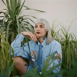 Y La Bamba, Vanessa Zamora