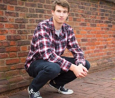 Thursday Live Music Series – Andrew Moorer