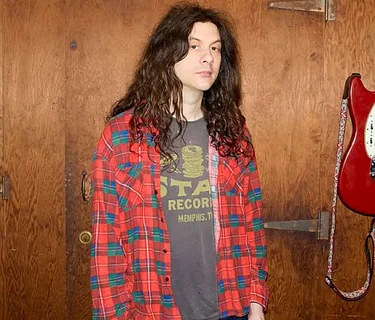 Kurt Vile & The Violators w/ Ryan Davis + The Roadhouse Band