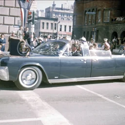 Gallery Talk | 1:00 p.m. | On Assignment in Dealey Plaza