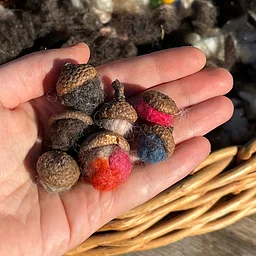 Felted Acorns from Fluffy Sheep