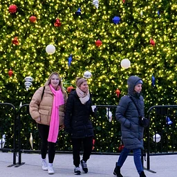 Holiday Lights Walk with the Nebraska Trailblazers